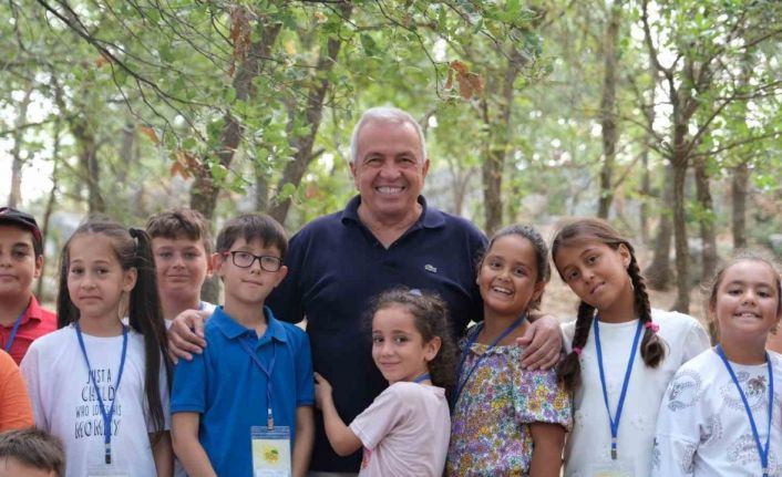 Başkan Şadi Özdemir, Nilüfer Doğa ve Bilim Yaz Okulu’ndaki öğrencilerle buluştu