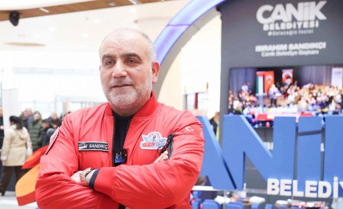 Başkan Sandıkçı: "Öğrencilerimizi deney ve gözlem çalışmaları, bilim söyleşileriyle buluşturuyoruz"