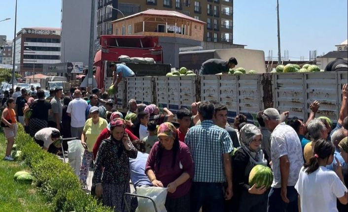 Başkandan çiftçiye destek, vatandaşa serinleten ikram