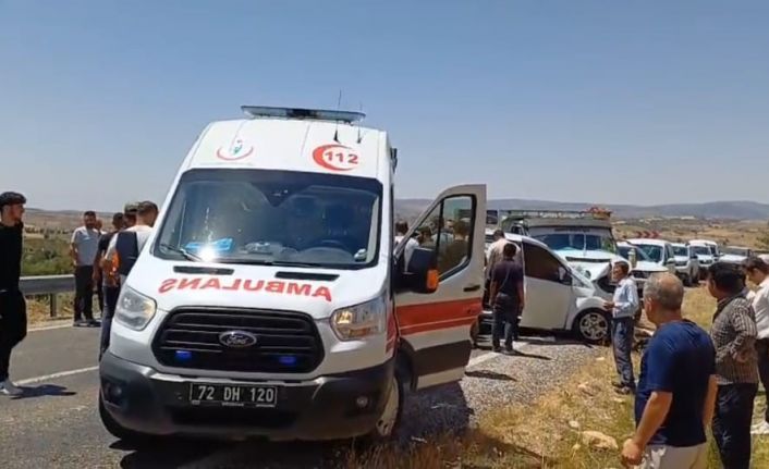 Batman’da iki aracın çarpıştığı kazada 2 kişi yaralandı