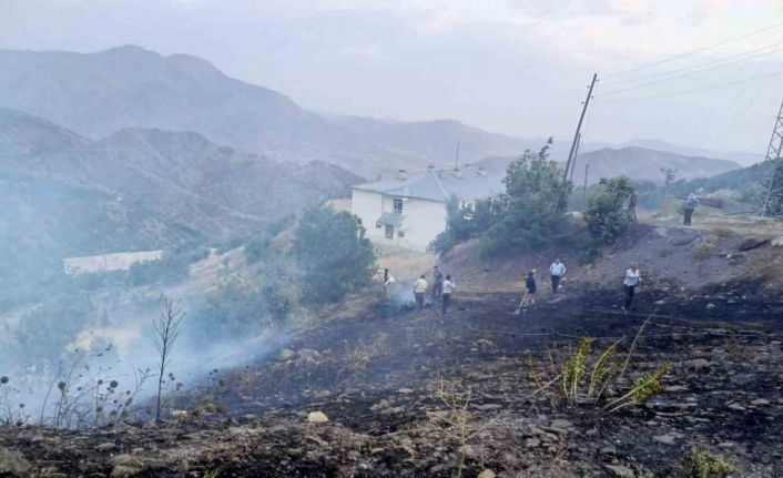 Batman’da örtü yangınını vatandaşlar söndürdü