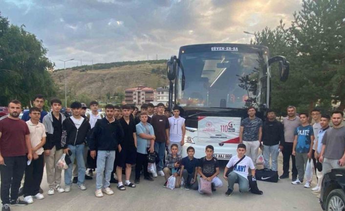 Bayburtlu öğrenciler Çanakkale’ye uğurlandı