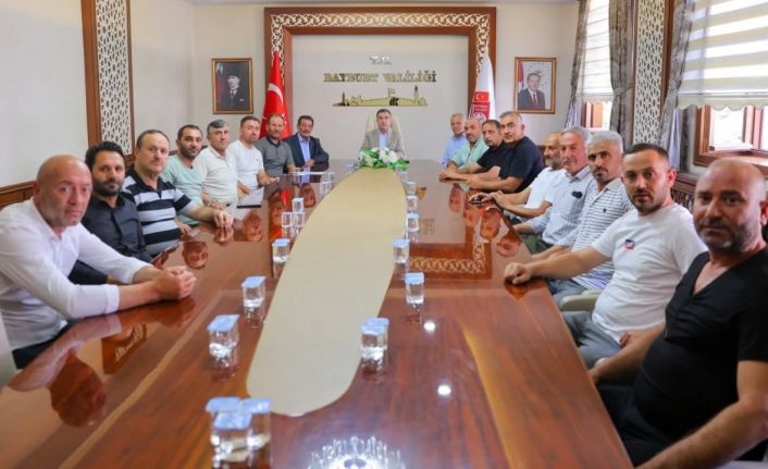 Bayburt’ta servis şoförlerine yönelik bilgilendirme toplantısı yapıldı