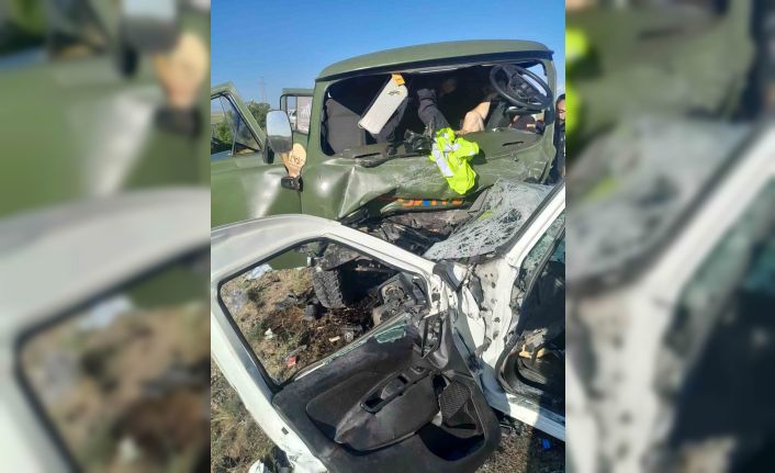 Bayburt’ta trafik kazası: 2 ölü, 6 yaralı