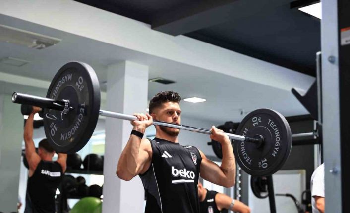Beşiktaş, salonda çalıştı