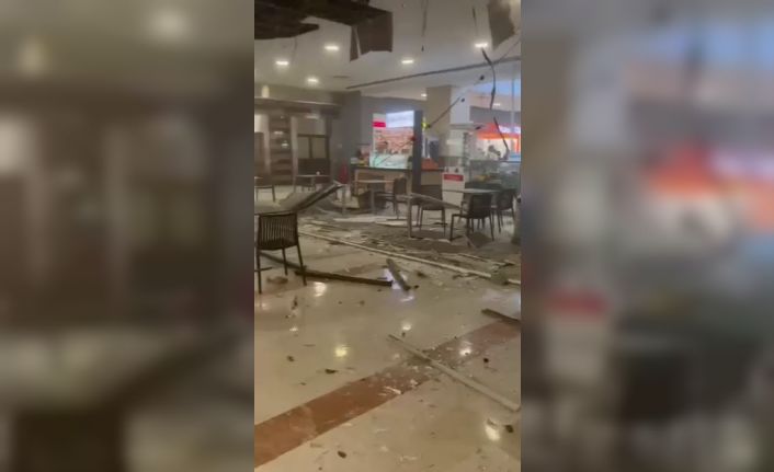Beylikdüzü’nde AVM’nin yemek katının asma tavanı çöktü