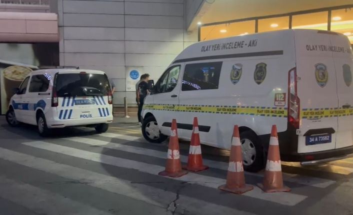 Beylikdüzü’nde AVM’nin yemek katının asma tavanı çöktü: 1 kişi yaralandı