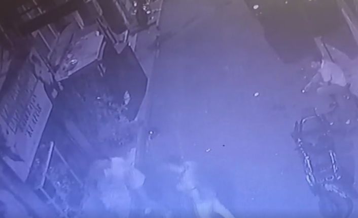 Beyoğlu’nda dehşet anları: Çay ve su satışı kavgası kanlı bitti