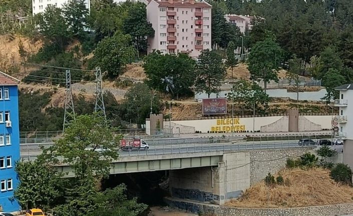 Bilecik’te Hamsu Köprüsü yıkılıyor