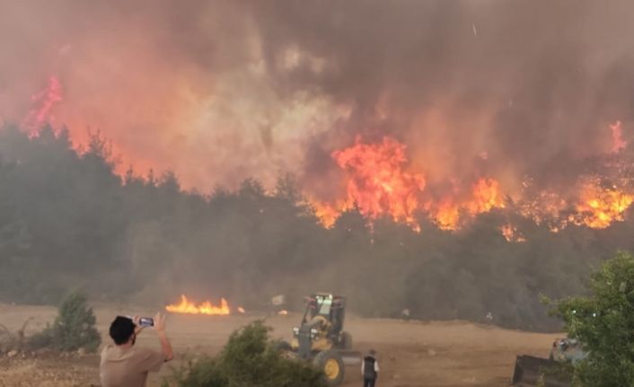 Bilecik’teki orman yangını 7 köyü etkisi altına aldı