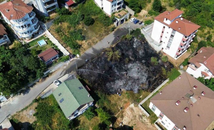 Binaların arasındaki yangın korkuttu