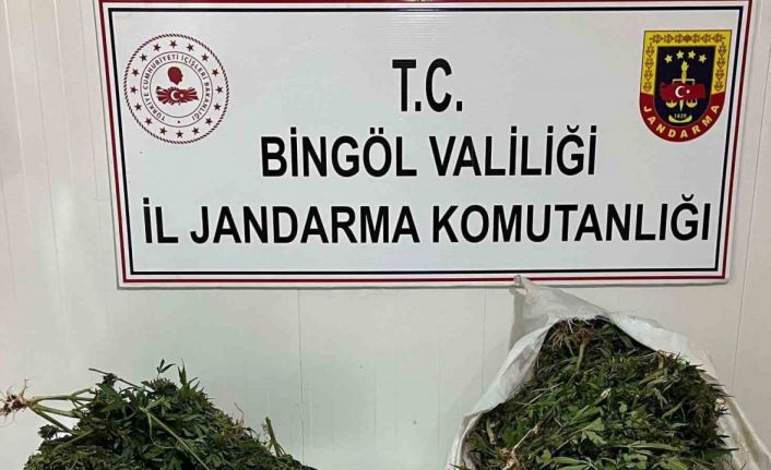 Bingöl’de bagajda ele geçirilen yaklaşık 18 kilogram uyuşturucuya 4 tutuklama
