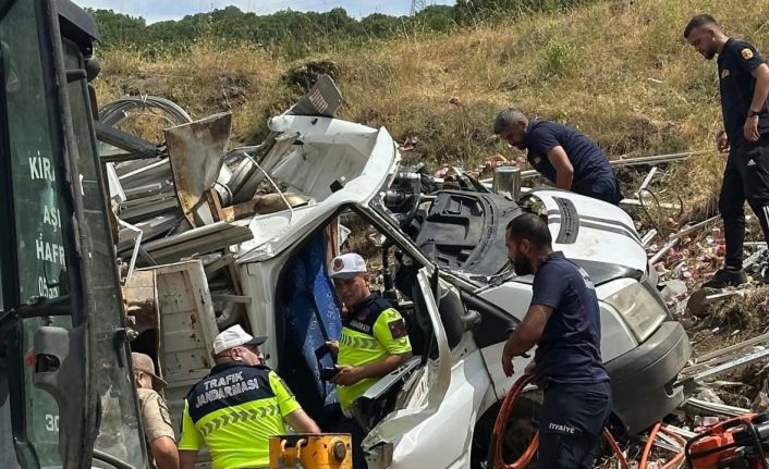Bingöl’de hurda yüklü pikap devrildi: 1 yaralı