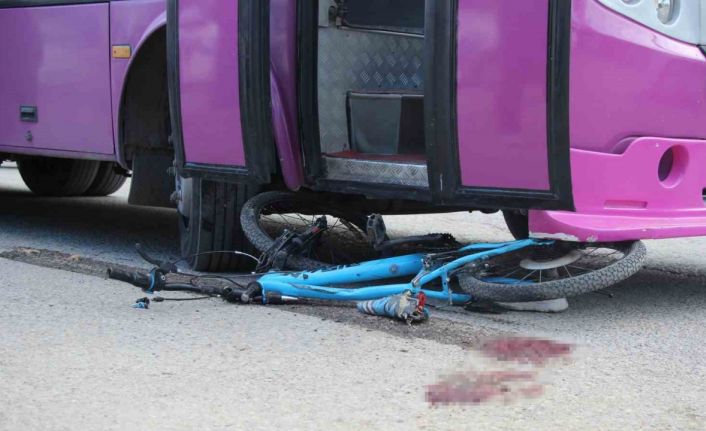 Bisikletiyle sokağa fırlayan çocuk otobüsün altında kaldı