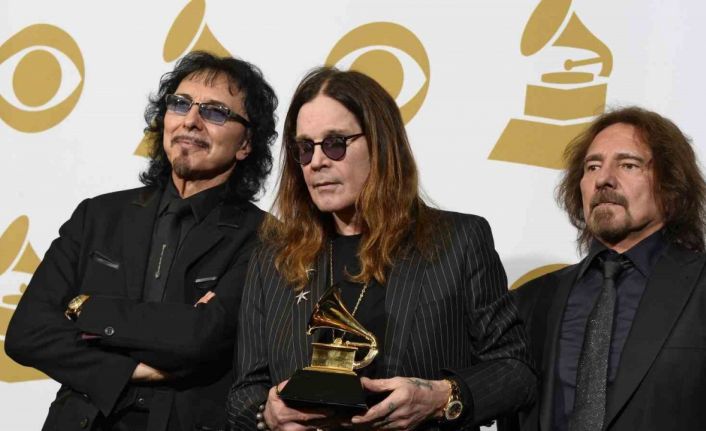 Black Sabbath’ın solisti Ozzy Osbourne 76 yaşında hayatını kaybetti