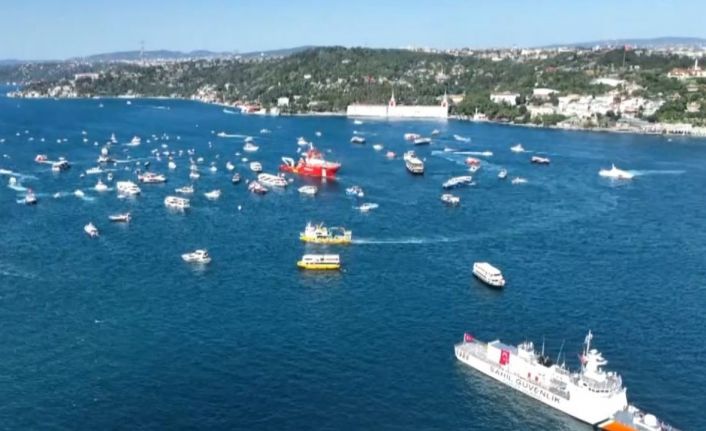 Boğaz’dan 15 Temmuz geçişi: 253 şehidin anısına 253 tekne kortejde yer alıyor