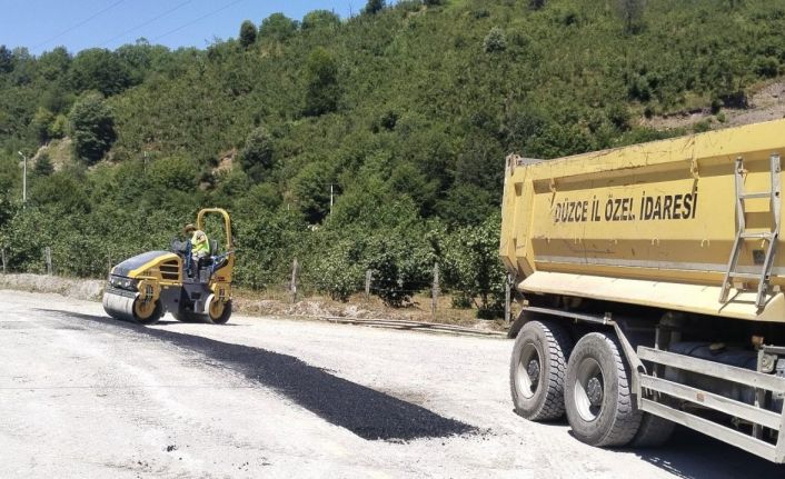 Bozulan yollara müdahale ediliyor