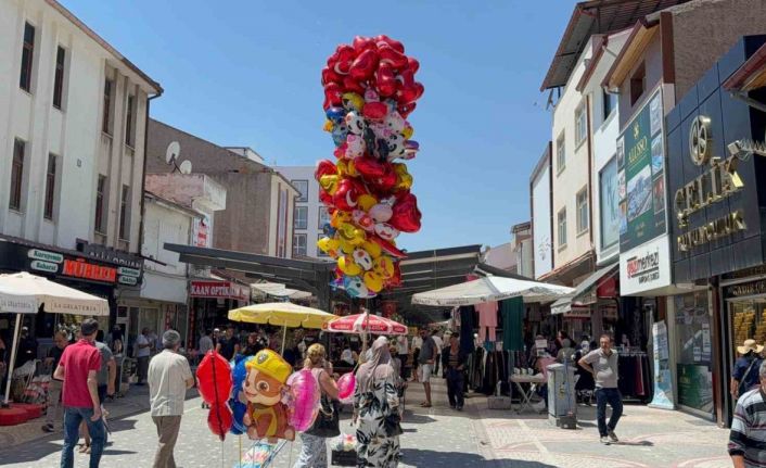 Bu ilçede 45 bin olan nüfus yazın 200 binlere çıkıyor