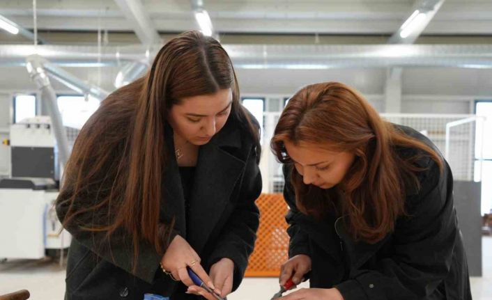 Bu merkezde mobilya sektörünün ara eleman ihtiyacı karşılanıyor