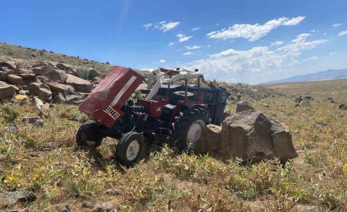 Bulanık’ta traktör uçuruma yuvarlandı: 1’i ağır 3 yaralı