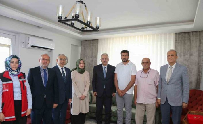 Bursa Valisi Ayyıldız, 15 Temmuz gazisini ziyaret etti