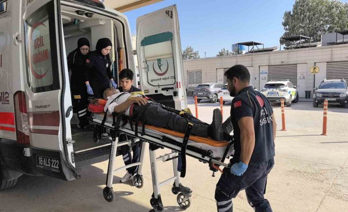 Bursa’da 3 aracın karıştığı zincirleme kaza kamerada