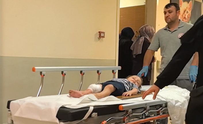 Bursa’da 3. kattan düşen 2 yaşındaki çocuk ağır yaralandı