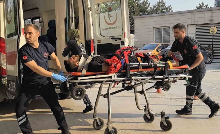 Bursa’da çatı çöktü: 29 yaşındaki genç ağır yaralandı