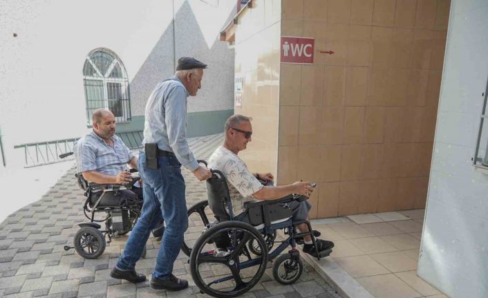 Bursa’da engelli vatandaşlar, engele takılmadan ibadet etmek istiyor