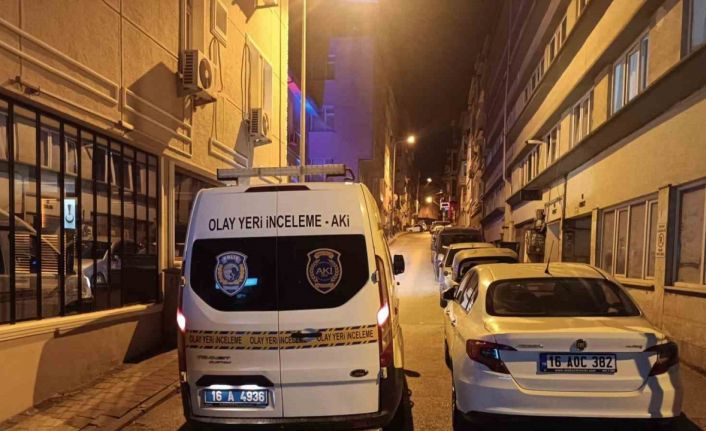 Bursa’da kavgada önce silahlar, sonra bıçaklar çekildi: 2 yaralı