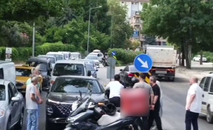 Bursa’da yol verme kavgası kamerada