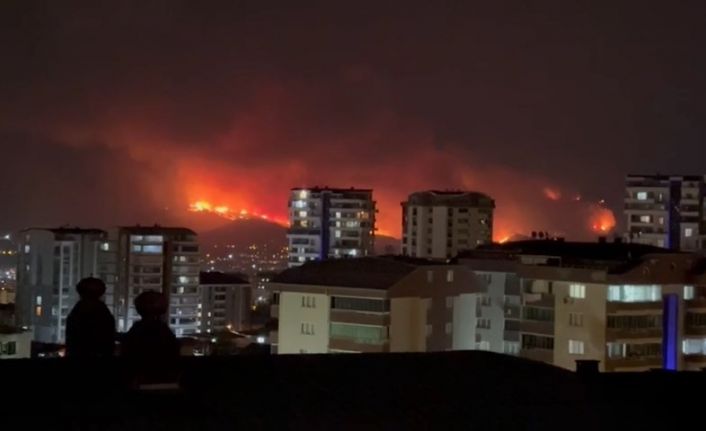 Bursa’daki orman yangını şehir merkezinden böyle görüntülendi