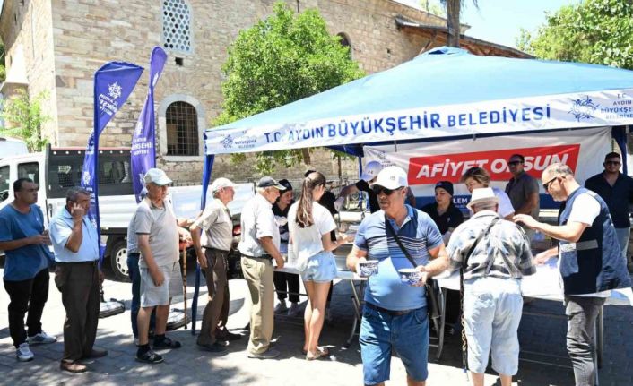 Büyükşehir Belediyesi’nden vatandaşlara aşure ikramı