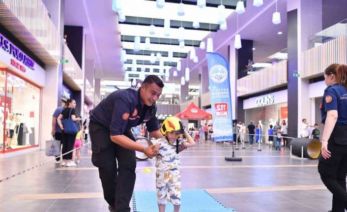 Büyükşehir İtfaiye’den AVM’de miniklere eğlence dolu eğitim