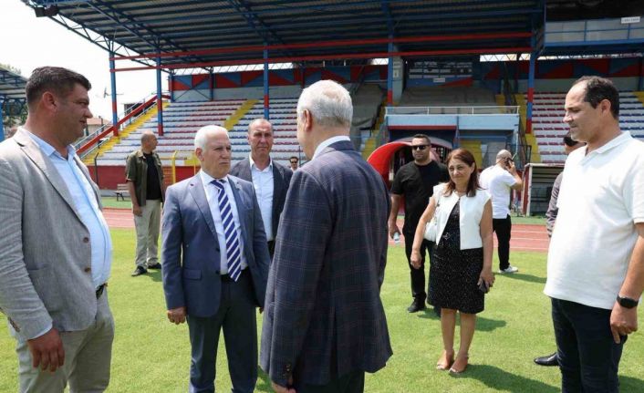 Büyükşehir, Mustafakemalpaşa İlçe Stadı’nı sil baştan yeniledi