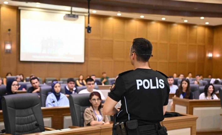 Büyükşehirde stajyerler oryantasyon eğitiminde