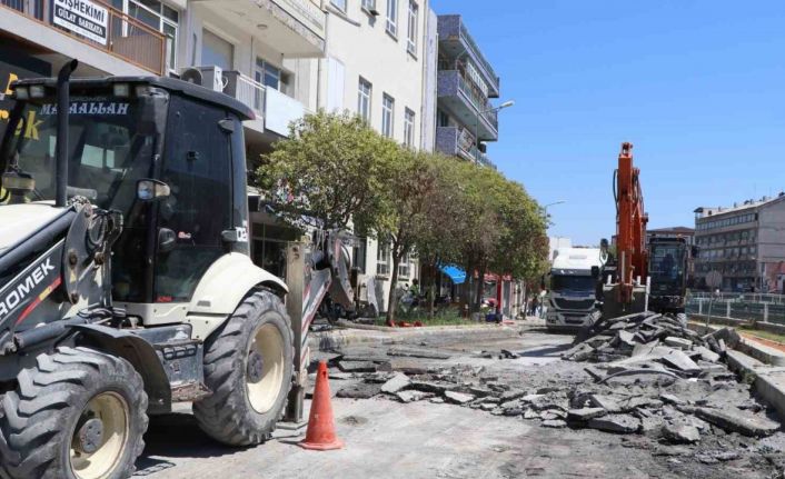 Büyükşehir’in Söke’de yol çalışması devam ediyor