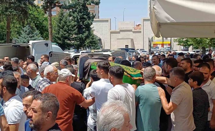 Camide öldürülen şahıs toprağa verildi