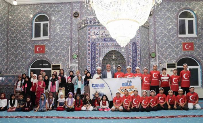 Camiler çocuklarla şenlendi: Geleneksel projeye ilgi büyük