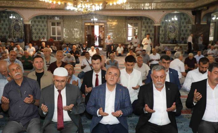 Camilerde 15 Temmuz şehitleri için mevlit