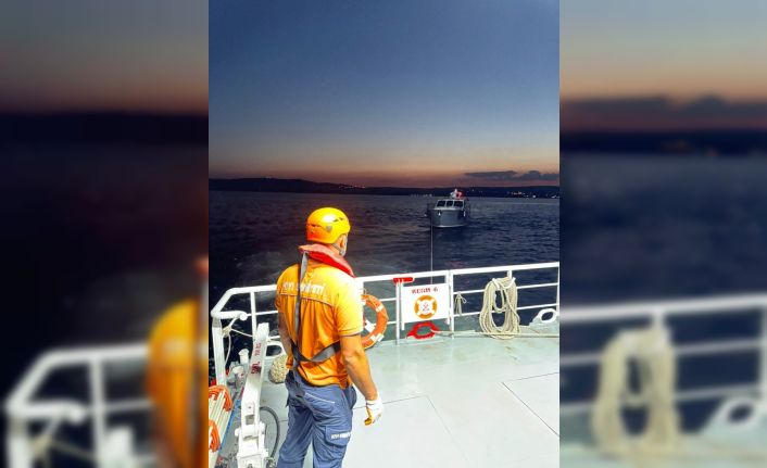 Çanakkale Boğazı’nda sürüklenen teknedeki 6 kişi kurtarıldı