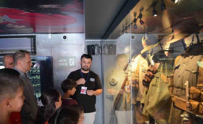 "Çanakkale Savaşları Mobil Müzesi" Bulanık’ta ziyarete açıldı