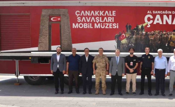 "Çanakkale Savaşları Mobil Müzesi" Tatvan’da ziyarete açıldı