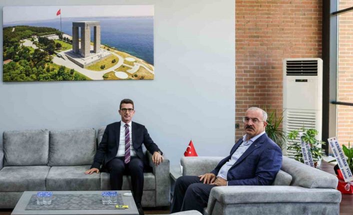 Çanakkale Valisi Toraman, Ezine Kaymakamı Kaptanoğlu ile bir araya geldi