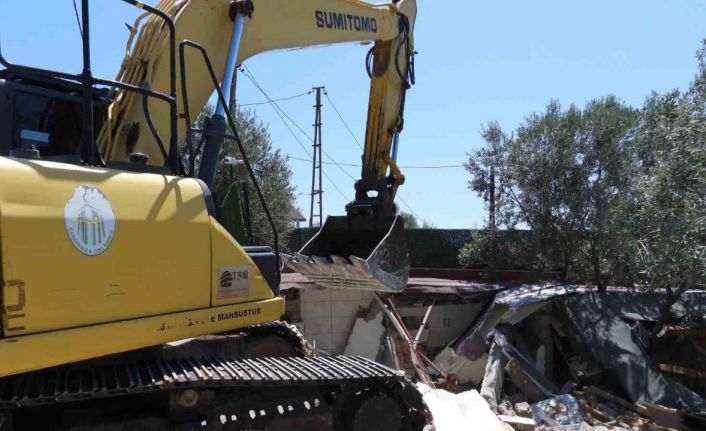 Çanakkale’de 21 kaçak yapı yıkıldı