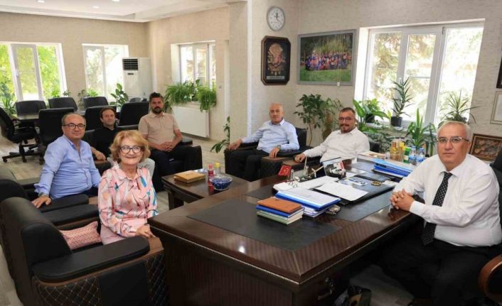 CHP’li başkanlardan AK Partili Başkan Arslan’a tebrik ziyareti