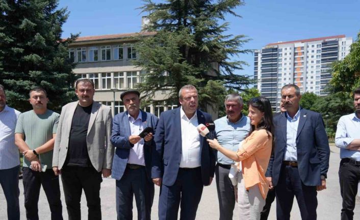 Çiftçilerden DSİ isyanı: "Patlayan borularımız yapılmıyor"