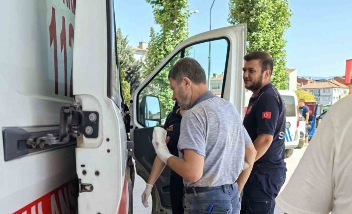 Çocuğuna uçurtma yaparken parmakları kopan babaya en anlamlı hediye