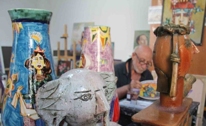 Çocukken ailesine destek olmak için başladı, ressam oldu