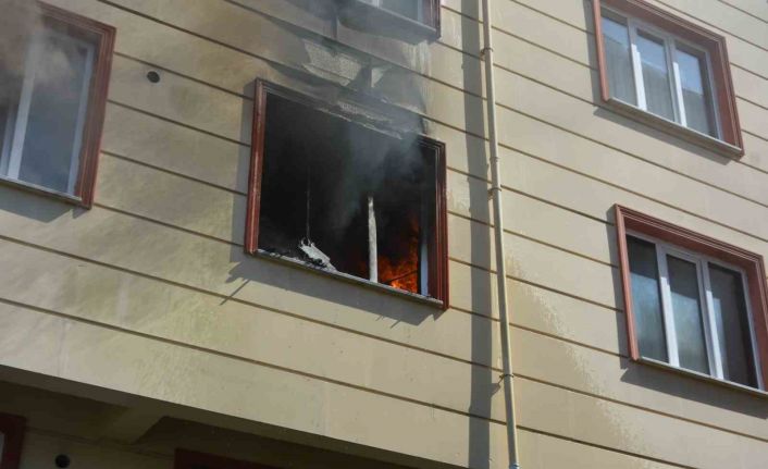 Çocukların oyunu faciaya dönüşüyordu: Yangında 2’si çocuk 6 kişi kurtarıldı